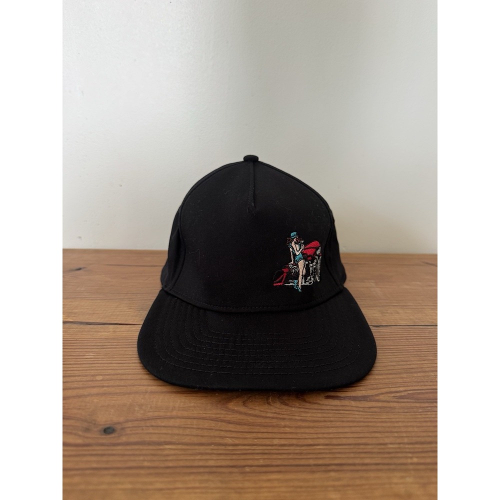 New Era 39THIRTY Bottoms Up Chop Shop Pin-Up Girl Hat Black Small Med S/M
